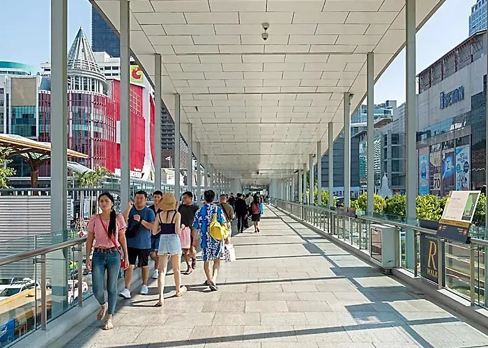 Family Hub @ Pratunam 4 - Group + Free Pickup 酒店 3*
